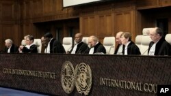 Sudije na početku ročišta pred Međunarodnom sudu pravde u Hagu u slučaju tužbe Južnoafričke Republike protiv Izraela, 11. januara 2024.