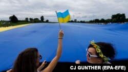 Соціологи звертають увагу, що спостерігається деяке зниження цієї віри, оскільки у травні 2022 року 95% респондентів вірили в перемогу