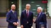 Predsjednik Europskog vijeća Charles Michel (s lijeva nadesno), glavni tajnik NATO-a Jens Stoltenberg i visoki predstavnik Europske unije za vanjske poslove i sigurnosnu politiku Josep Borrell sudjeluju na samitu čelnika Europske unije u Bruxellesu 29. lipnja 2023.