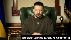 Президент України Володимир Зеленський і прем’єр-міністр Польщі Матеуш Моравецький 5 квітня у Варшаві підписали лист про наміри співпраці з питань постачання оборонної техніки