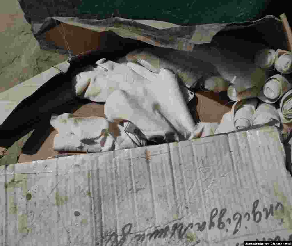 Коробка з перев'язувальними матеріалами. «Азовсталь», 2022 рік