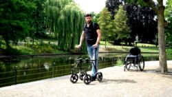 Zahvaljujući tehnologiji, paraplegičar ponovo na nogama Zahvaljujući tehnologiji, paraplegičar ponovo na nogama