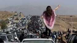 Mahsa Amini: Sahrana koja je pokrenula proteste protiv hidžaba širom Irana Mahsa Amini: Sahrana koja je pokrenula proteste protiv hidžaba širom Irana