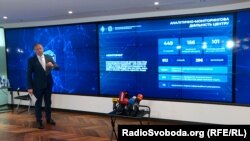 В.о. керівника ЦПД Андрій Шаповалов презентує підсумки моніторингу