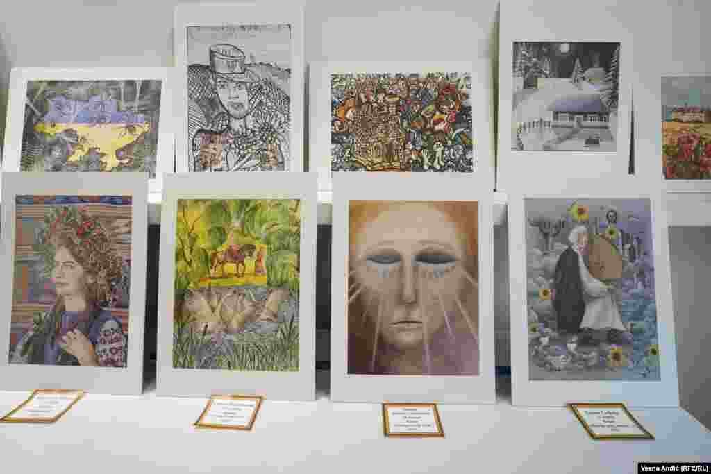 Україна відзначає 32 роки державної незалежності від Радянського Союзу, продовжуючи боротися з російською агресією. Росія почала масштабне вторгнення до Україну 24 лютого 2022 року, а загалом війна триває з лютого 2014 року  