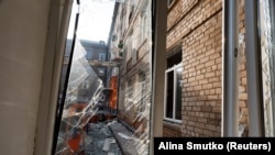 З них двоє жінок зазнали поранення склом. Фото ілюстративне