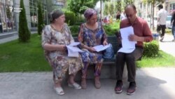 Зани тоҷик барои қаллобӣ паси панҷара рафт
 Зани тоҷик барои қаллобӣ паси панҷара рафт