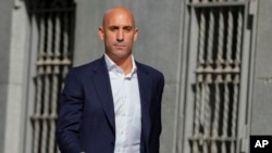Luis Rubiales, bivši predsjednik Španskog fudbalskog saveza dolazi na sud u Madridu, 15. septembar 2023.