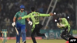 د لاهور قلندرز راشد خان د مارچ څلورمې سیالۍ غوره لوبغاړی شو.