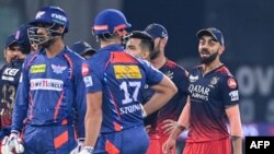 ويرات کوهلي‌ د مې پر لومړۍ نېټه د ای پي اېل يوې کرکټ لوبې په دوران کې له مخالفو لوبغاړو سره تیزې خبرې کولې.