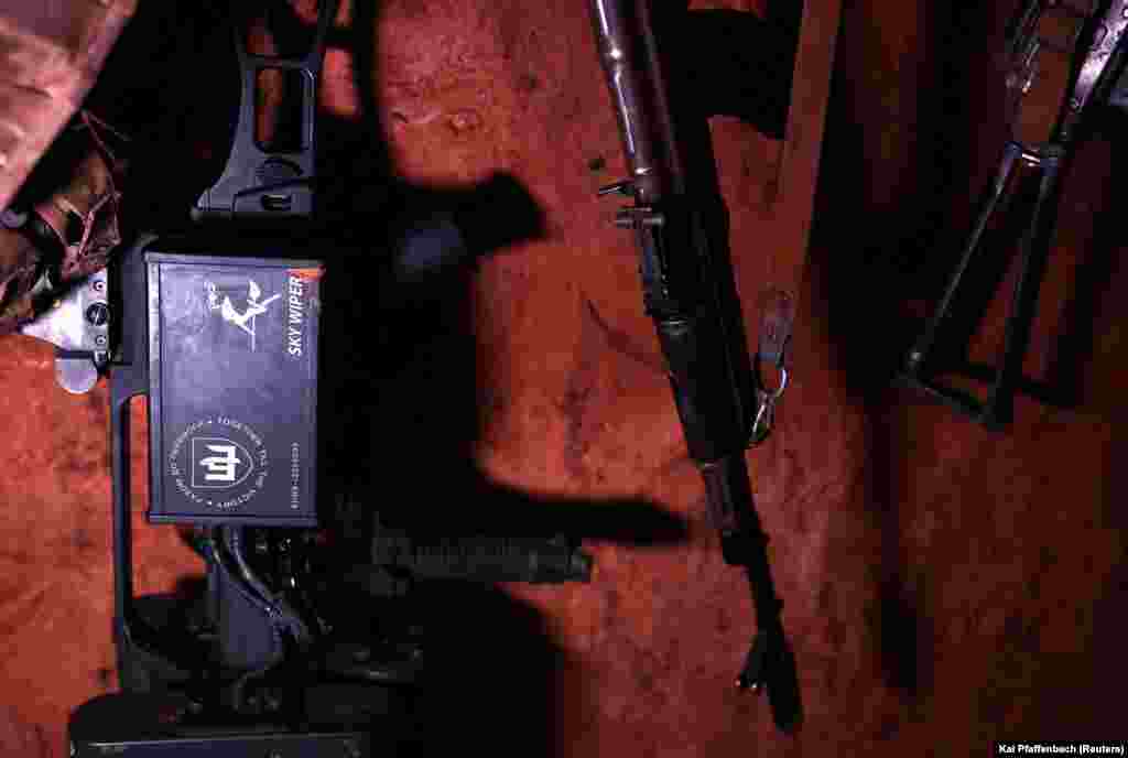 Готова до застосування антидронова рушниця. Російські сили теж активно використовують дрони для виявлення українських позицій, техніки та живої сили.   