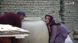 د ازبکستان تنورونه چې یوې مېرمنې جوړ کړي د ازبکستان تنورونه چې یوې مېرمنې جوړ کړي