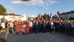 Putinove slike i ratni grbovi na protestima podrške Dodiku Putinove slike i ratni grbovi na protestima podrške Dodiku