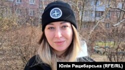 Ольга пережила 11 місяців у полоні, була і свідком, і жертвою знущань. Каже, що витримати допомогло постійне переконування себе: ще місяць, і буде обмін