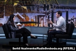 Голова правління ПрАТ «Національна енергетична компанія «Укренерго» Володимир Кудрицький та кореспондентка Радіо Свобода Власта Лазур