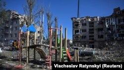 Російські війська завдали двох ракетних ударів по житловому будинку в Покровську увечері 7 серпня