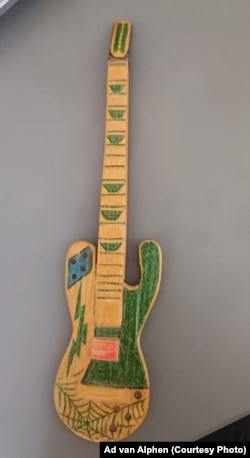 Igračka koju je Samir poklonio Adu u Srebrenici, 1995.