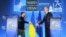 Президент України Володимир Зеленський (ліворуч) і генеральний секретар НАТО Єнс Столтенберґ під час пресконференції на саміті НАТО у Вашингтоні, 11 липня 2024 року