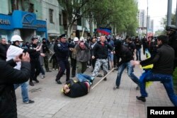 Напад на учасників мітингу за єдність України у Донецьку 28 квітня 2014 року