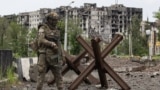 Військовий ПВК «Вагнер» на вулицях розбомбленого Бахмуту