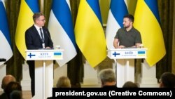 Президент України Володимир Зеленський і прем'єр-міністро Фінляндії Петтері Орпо (ліворуч). Київ, 23 серпня 2023 року, ілюстративне фото