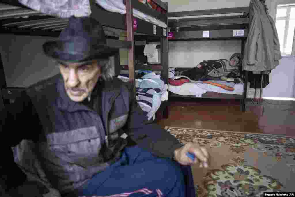 Тепер Олександра ділитиме цей простір із іншими людьми, яких розв'язана Росією війна зробила вимушеними переселенцями 