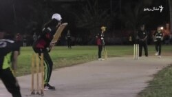 کراچۍ کې يوشمېر پښتنې د نجونو په کرکټ سياليو کې برخه اخلي