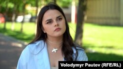 Журналістка Радіо Свобода Роксолана Бичай під час інтерв’ю із «Тереном»