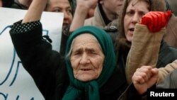 Митинг, посвященный годовщине массовой депортации чеченского народа. 23 февраля 2000 года