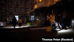 При цьому більшу частину доби три черги відключень діятимуть одночасно