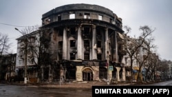 Пошкоджена і обгоріла будівля в центрі Бахмуту Донецької області, 25 лютого 2023 року