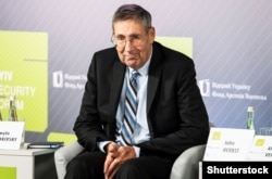 Директор Центру Євразії Атлантичної ради, посол США в Україні у 2003-2006 роках Джон Гербст під час спеціальної події Київського безпекового форуму. Київ, 23 жовтня 2023 року