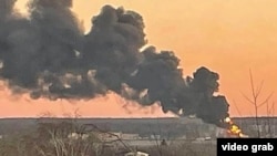 Наслідки одного з попередніх ударів по Енгельсу