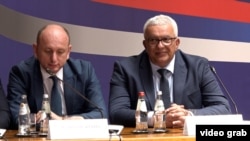 Predsednik Skupštine Crne Gore Andrija Mandić (D) i poslanik Milan Knežević na "Svesrpskom saboru" u Beogradu, 8. jun 2024.