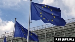 Видання Financial Times повідомляє, що ЄС наразі вивчає шляхи розірвати довгострокові газові контракти із Росією