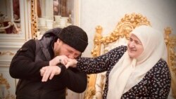 Рамзан Кадыров со своей матерью Аймани Кадыровой