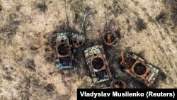 Знищені російські танки поблизу Богородичного на Донеччині, архівне фото