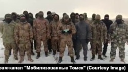 Мобилизованные из Омска рассказали о вымогательстве в ДНР.