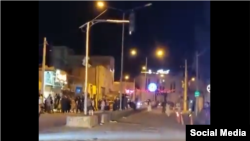 Protests in Fanouj on April 25.