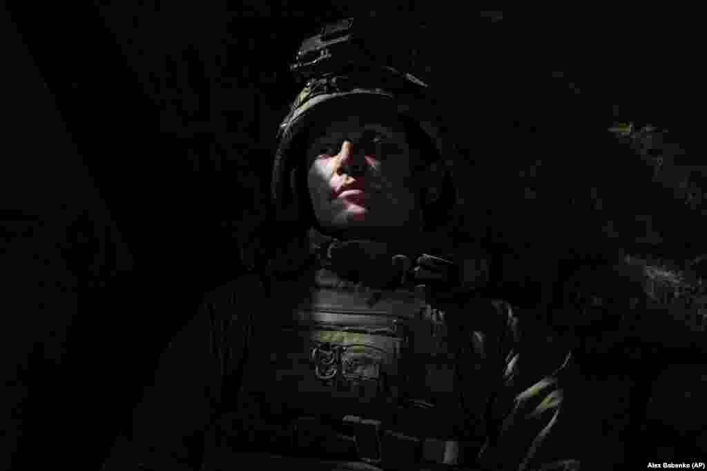 Український військовослужбовець 3-ї десантно-штурмової бригади в бункері поблизу Андріївки, 16 вересня 2023 року  