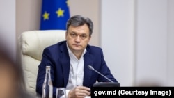 Premierul Dorin Recean a anunțat că CSE a suspendat licențele a șase posturi TV