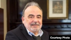 რობერტო გონზალეს ეჩევარია