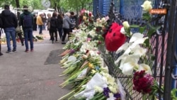 'Velika je tuga': Poruke žrtvama ispred škole u Beogradu 'Velika je tuga': Poruke žrtvama ispred škole u Beogradu