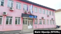 Zgrada Opštine Rudo gdje prema posljednjem popisu iz 2013. godine živi 7.963 ljudi. 21.12.2023.