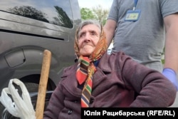 Вивезення переселенців зі сходу України: як працюють евакуаційники команди «Схід SOS»