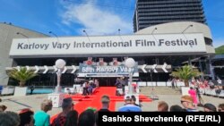 Прем’єра фільму українського режисера запланована на 30 червня у секції «Спеціяльних показів» фестивалю. На прем’єрі у Карлових Варах очікують і самого Олега Сенцова.