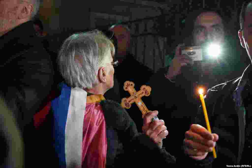 Poslanica opozicionog parlamentarnog pokreta Dveri Radmila Vasić (nije na fotografiji) je u obraćanju zatražila puštanje uhapšenih.