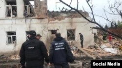 Два удари ракетами типу С-300 вранці 25 квітня влучили в центр Куп’янська, в тому числі було влучання в будівлю Краєзнавчого музею