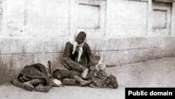 Харків. Голодомор 1932-33 року. Дослідник Олексій Корнєв каже, що на Харківщині люди вимирали і навіть не було кому їх хоронити.