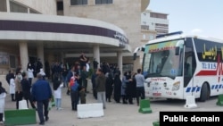 مدارس دخترانه اردبیل در روز شنبه ۱۹ فروردین با بیشترین تعداد مسمومیتهای مشکوک روبهرو شدند و صدها دانشآموز به مراکز درمانی انتقال یافتند